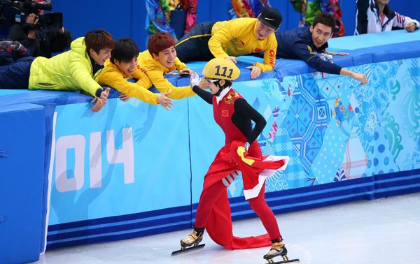 短道女子500米决赛：李坚柔夺中国首金
